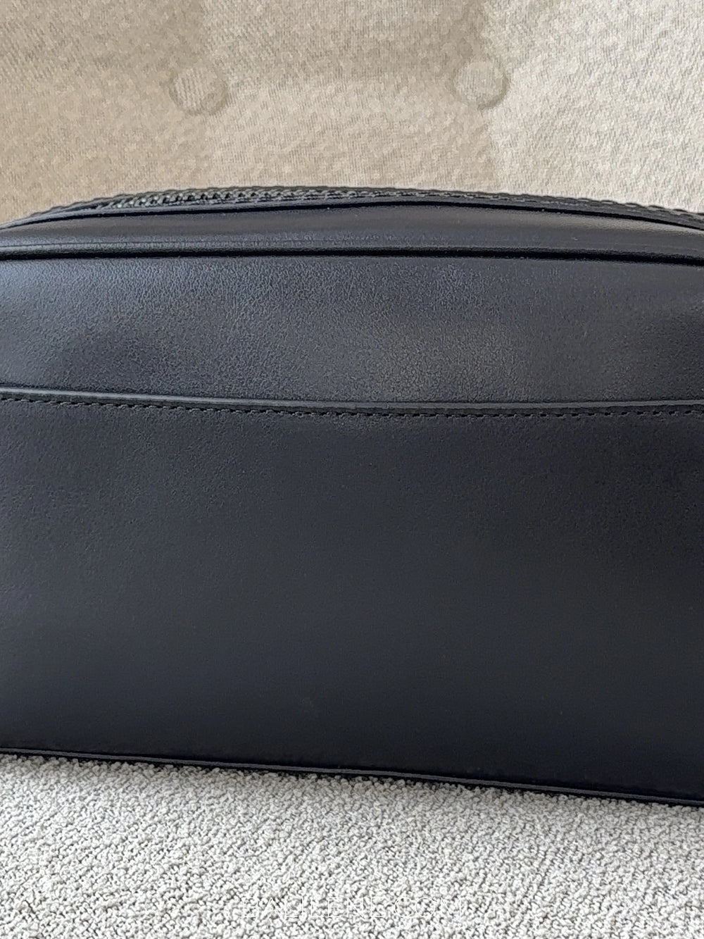 detail-belakang-Coach-Small-Leather-Travel-Kit-Pouch-Bag-Black-balilene