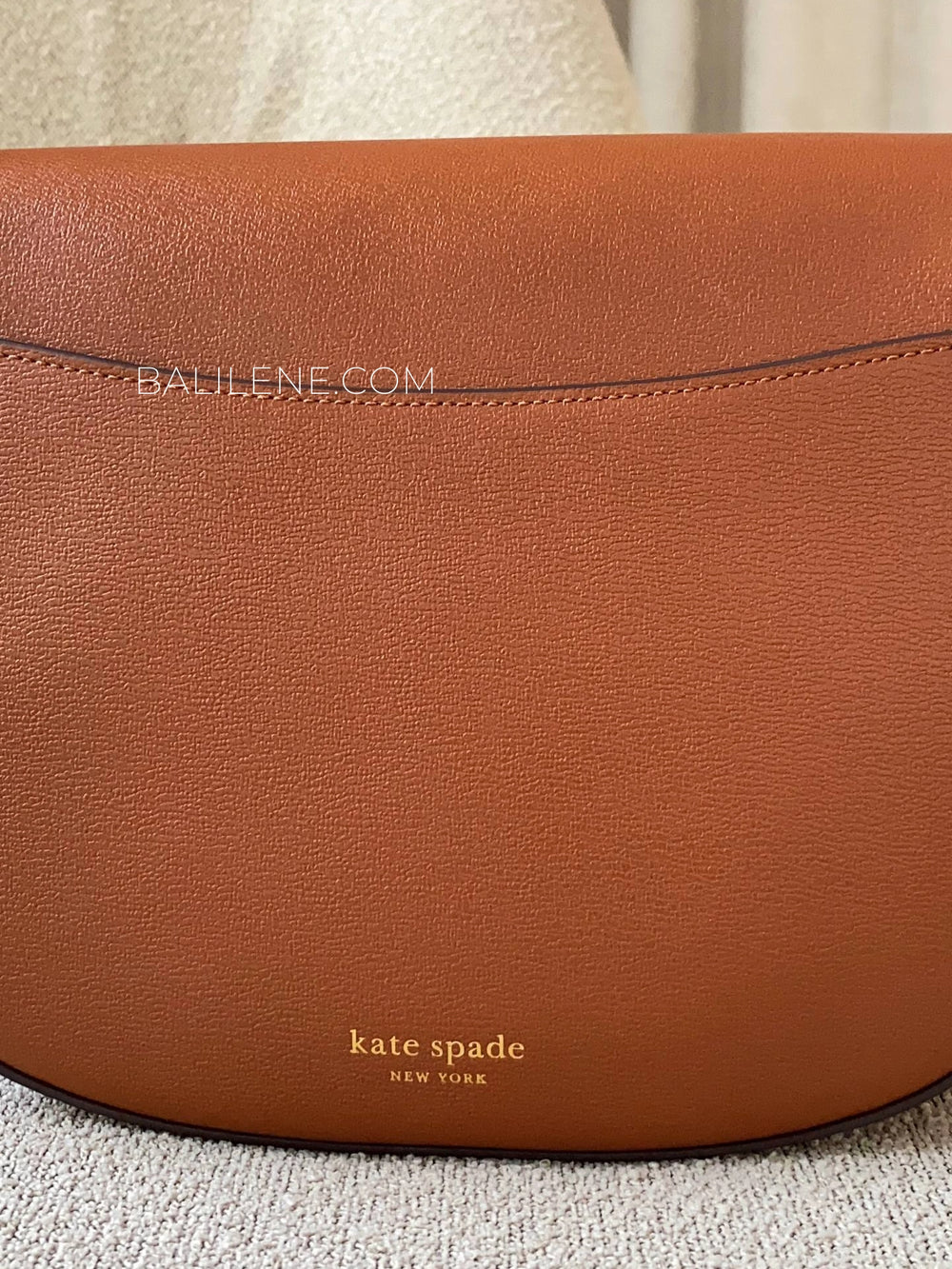 detail-belakang-Spade-Dakota-Medium-Saddle-Bag-Southwest-balilene