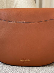 detail-belakang-Spade-Dakota-Medium-Saddle-Bag-Southwest-balilene