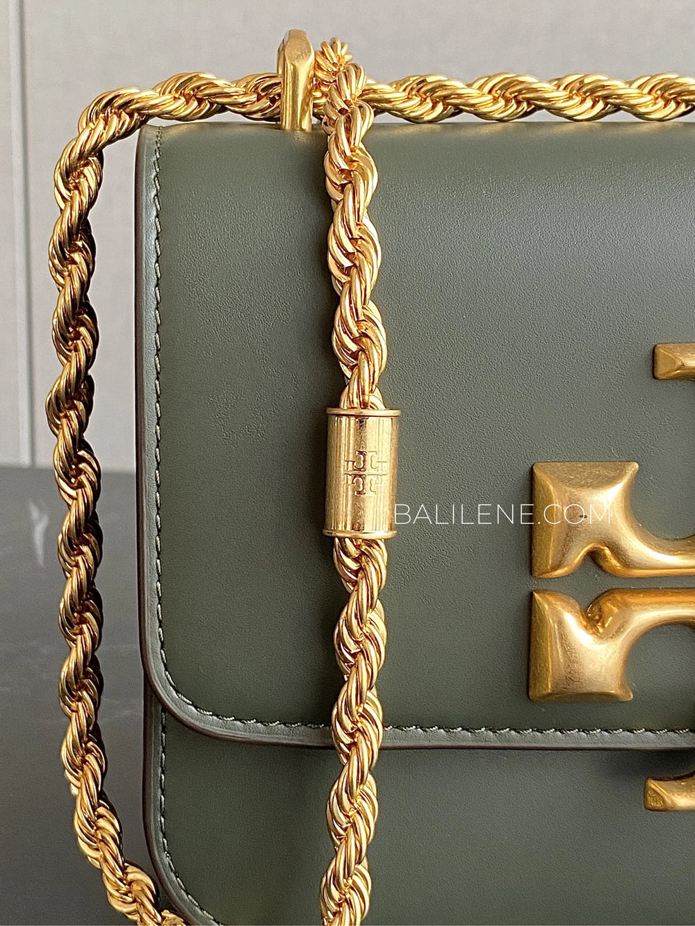detail-chain-Tory-Burch-73589-Eleanor-Small-Convertible-Shoulder-Bag-Dark-Ivy-balilene