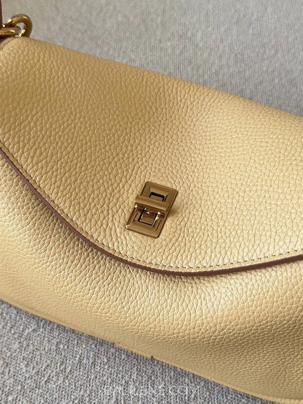 detail-closure-Smaak-Amsterdam-Cliff-Ladies-Bag-Butter-balilene