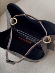 detail-dalam-Coach-Rowan-Bucket-Bag-In-Loved-Signature-Canvas-With-Charms-Brown-balilene