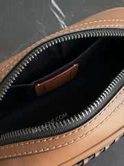 detail-dalam-Coach-Small-Travel-Kit-With-Whipstitch-Saddle-balilene