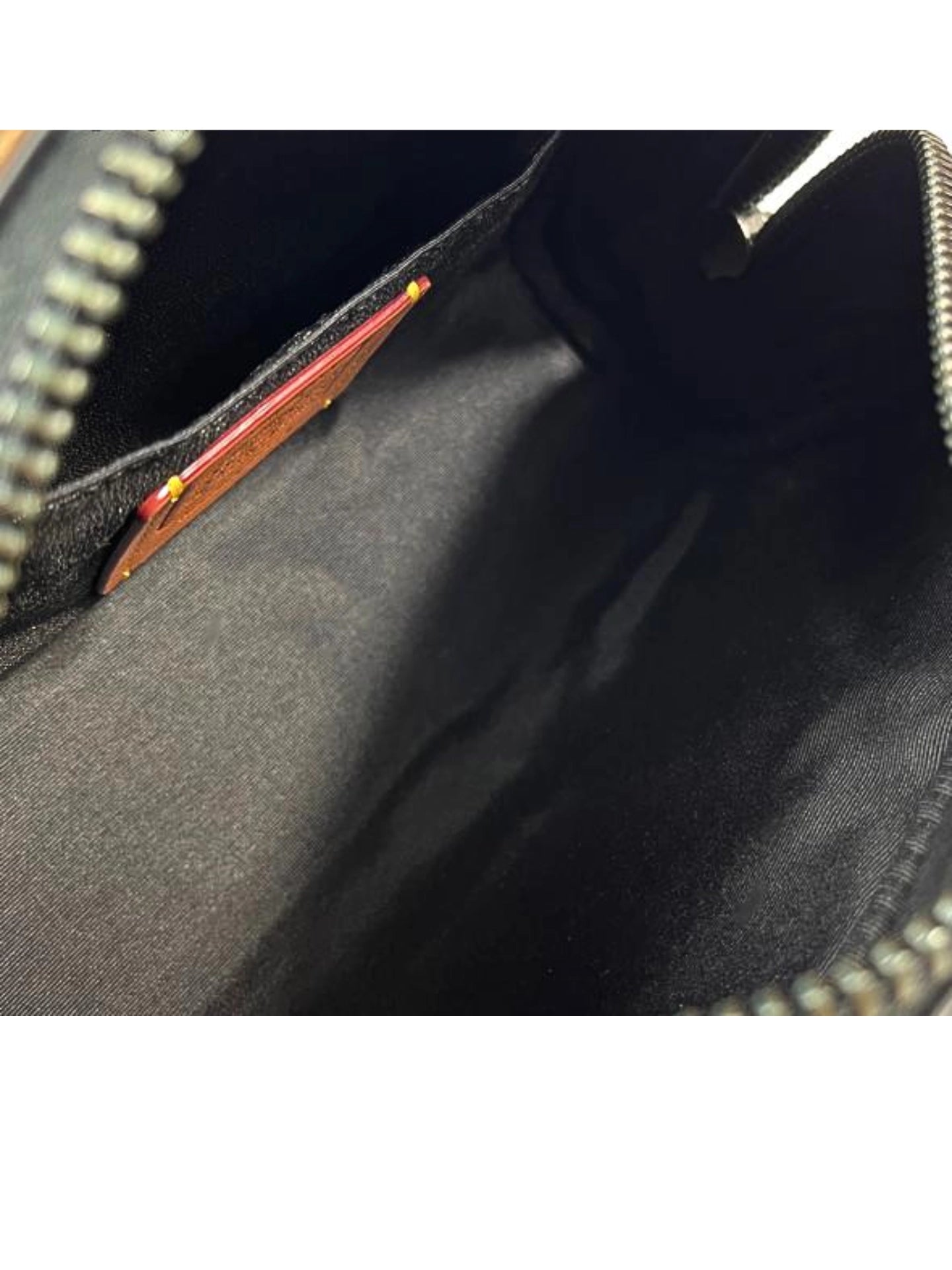 detail-dalam-Coach-Small-Travel-Kit-With-Whipstitch-Saddle