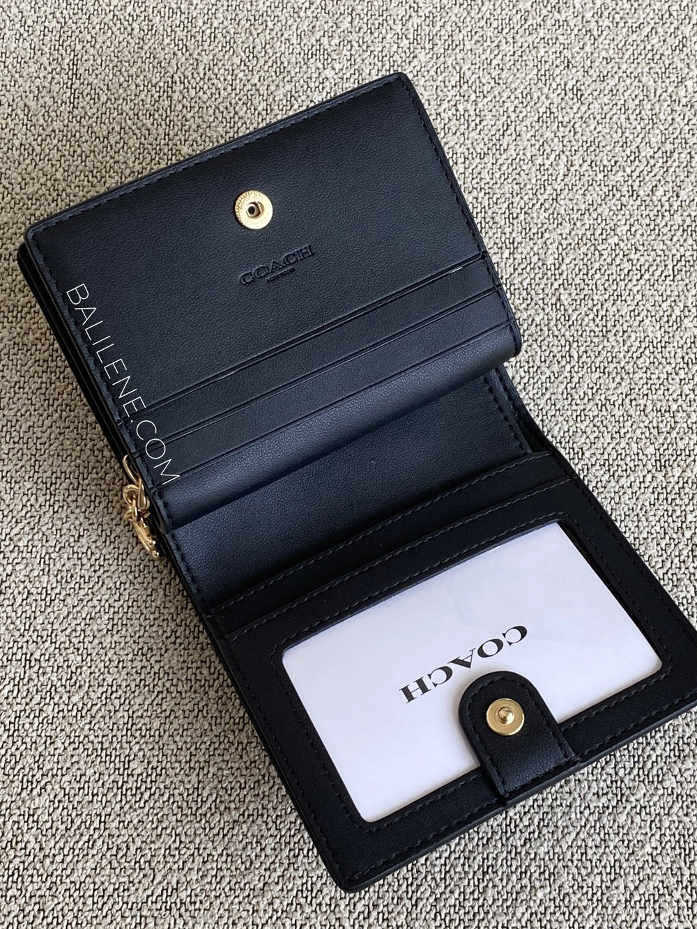 detail-dalam-Coach-Snap-Wallet-In-Signature-Canvas-Walnut-Black-balilene