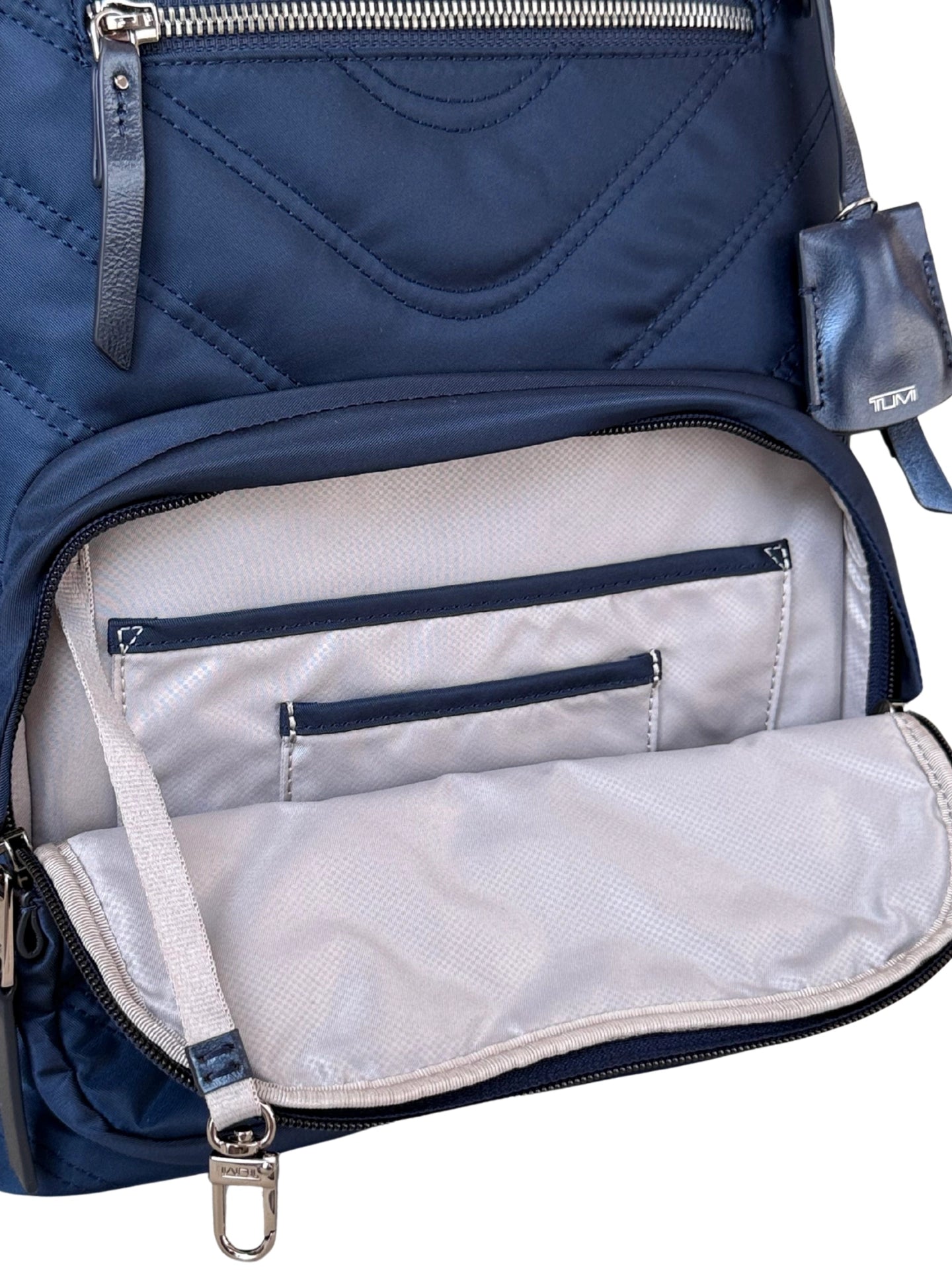 detail-dalam-Harriet-Backpack-Quilted-River-Blue-Tumi