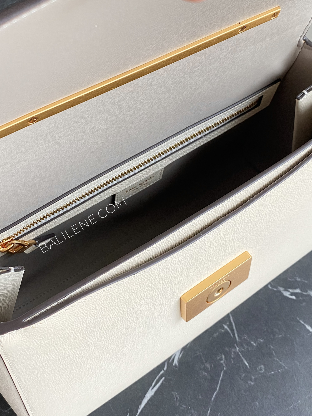 detail-dalam-Kate-Spade-Katy-Bamboo-Medium-Top-Handle-Halo-White-balilene