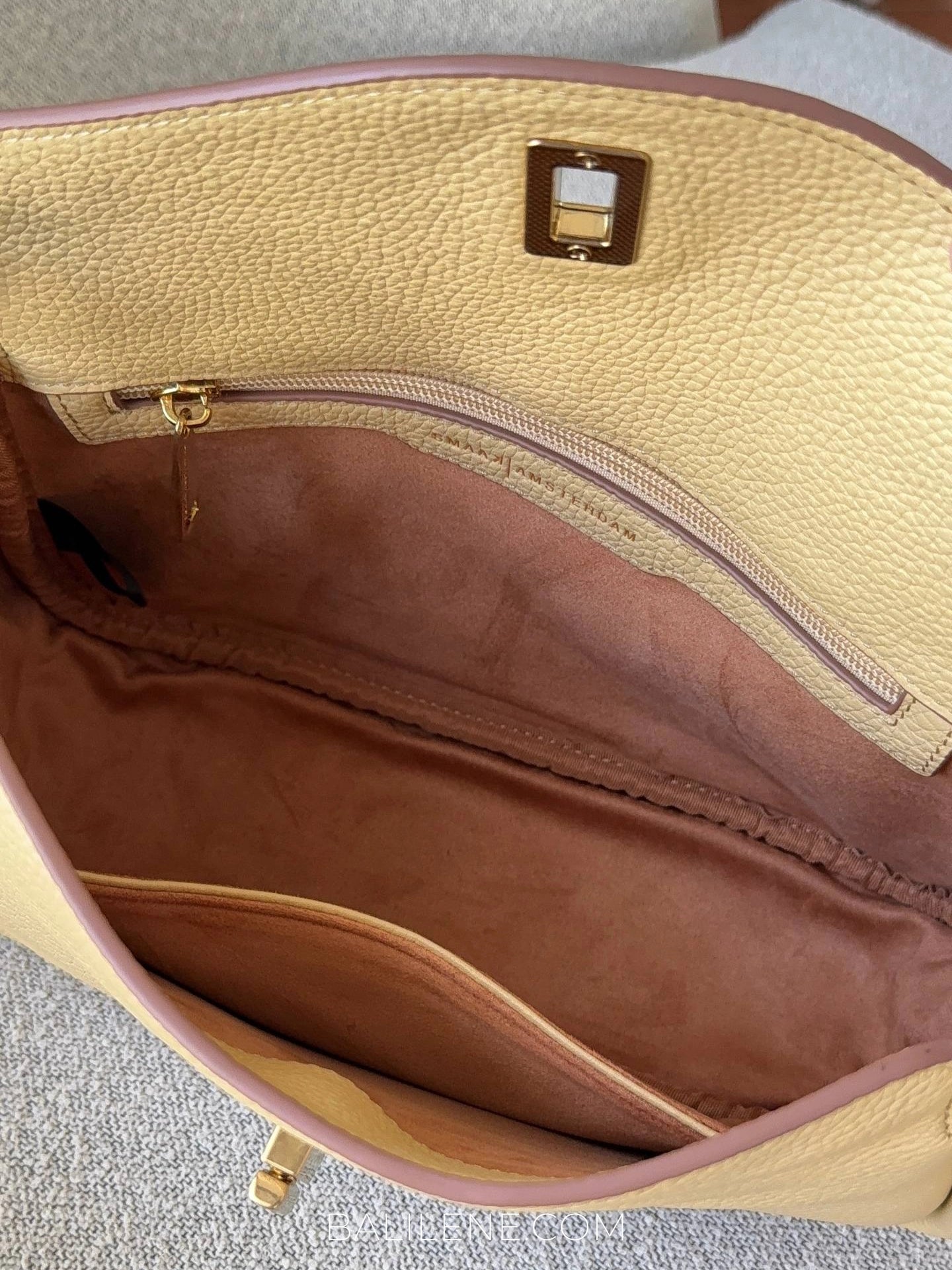 detail-dalam-Smaak-Amsterdam-Cliff-Ladies-Bag-Butter-balilene