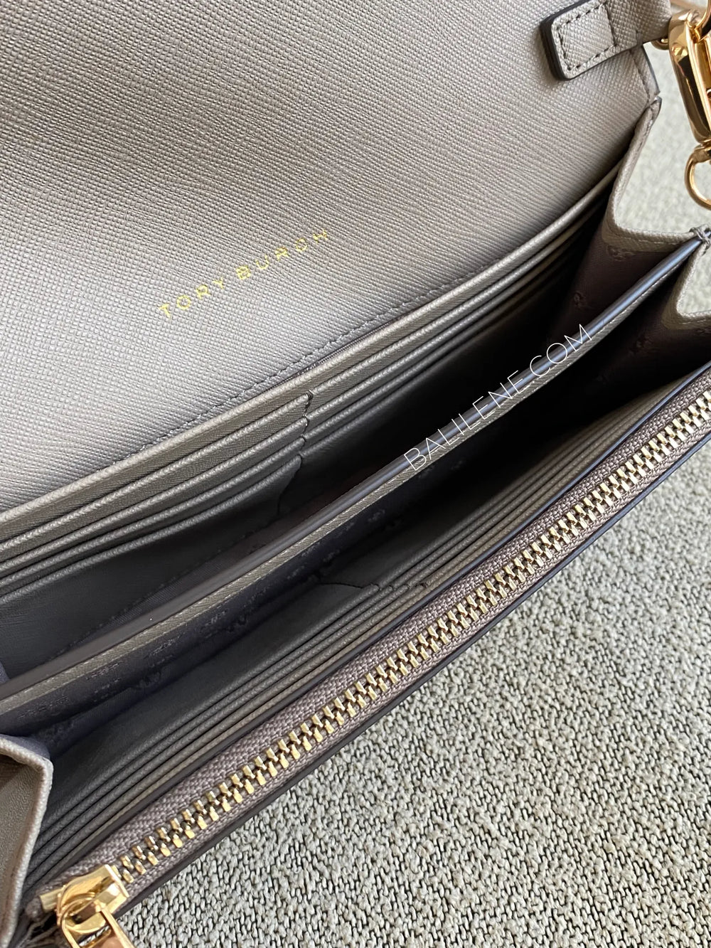 detail-dalam-Tory-Burch-52899-Emerson-Chain-Wallet-Gray-Heron-balilene
