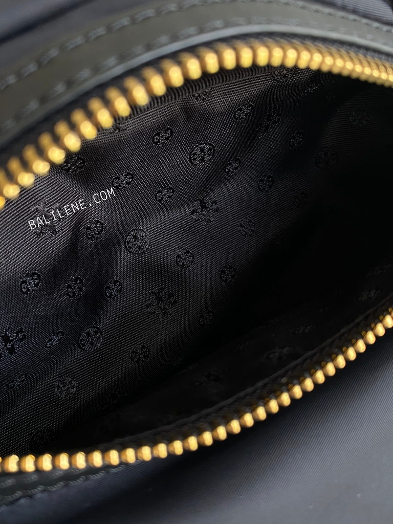 detail-dalam-Tory-Burch-82508-Nylon-Belt-Bag-Black-balilene