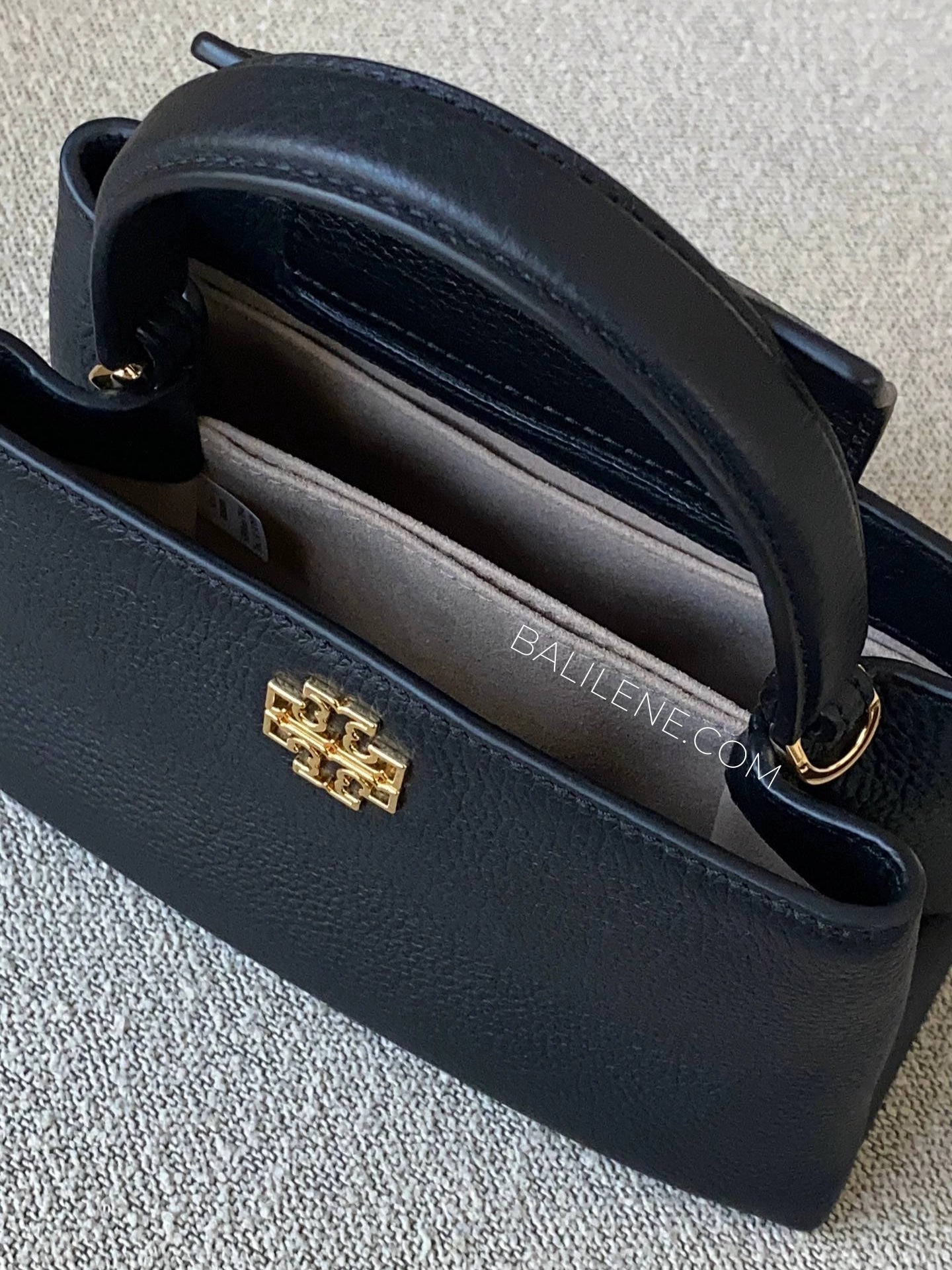 detail-dalam-Tory-Burch-Britten-Mini-Satchel-Bag-Black-balilene