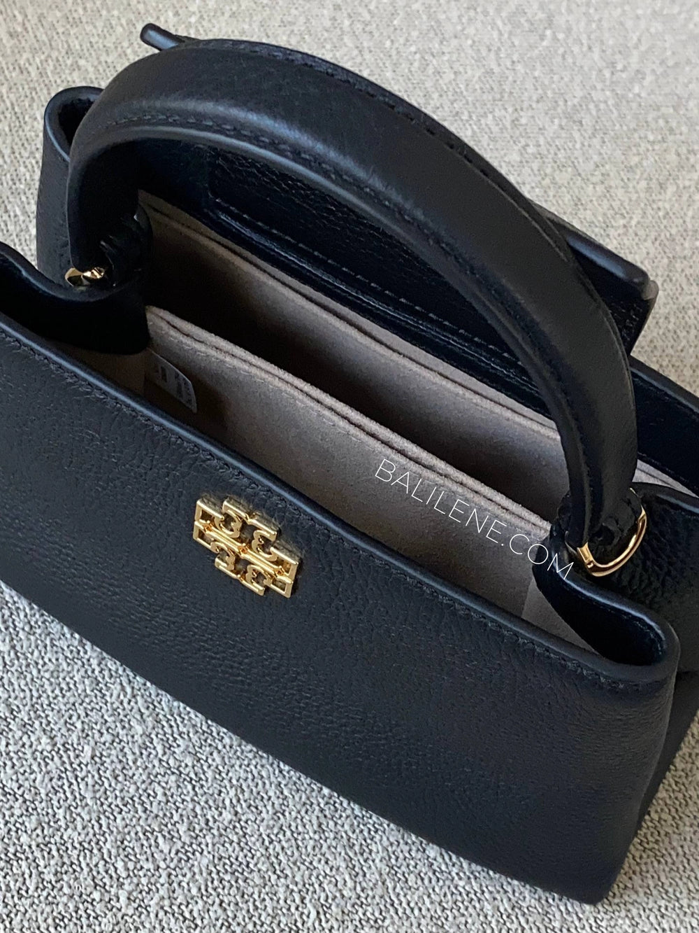detail-dalam-Tory-Burch-Britten-Mini-Satchel-Bag-Black-balilene