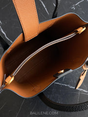 detail-dalam-Tory-Burch-Perry-Mini-NS-Tote-Black-balilene
