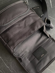detail-dalam-Tumi-Kerby-Crossbody-Bag-Black-balilene