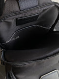 detail-dalam-Tumi-Woodland-Sling-Black-balilene