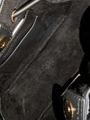 detail-dalam-tas-Michael-Kors-Phoebe-Small-Faux-Leather-Bucket-Bag-Black