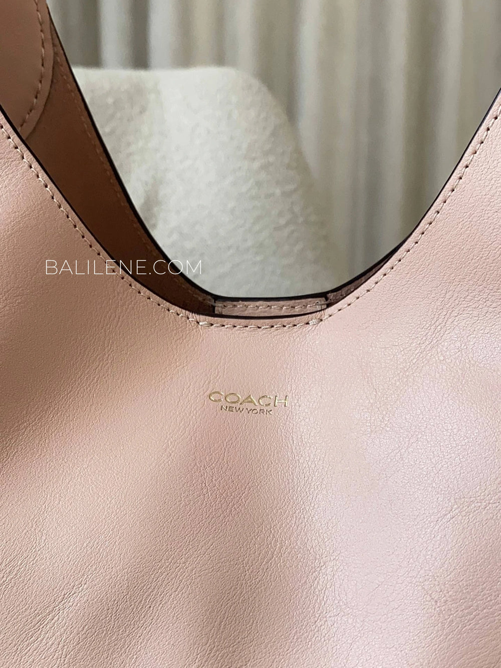 detail-depan-Coach-Brooklyn-Shoulder-Bag-28-Cream-balilene