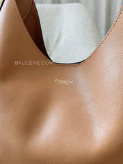 detail-depan-Coach-Brooklyn-Shoulder-Bag-28-Honey-Brown-balilene