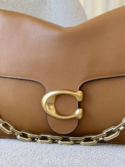 detail-depan-Coach-Chain-Tabby-Shoulder-Bag-35-Honey-Brown-balilene