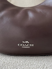 detail-depan-Coach-Emily-Shoulder-Bag-Maple-balilene