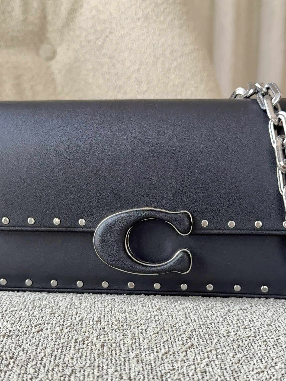 detail-depan-Coach-Idol-Bag-23-With-Rivets-Black-balilene
