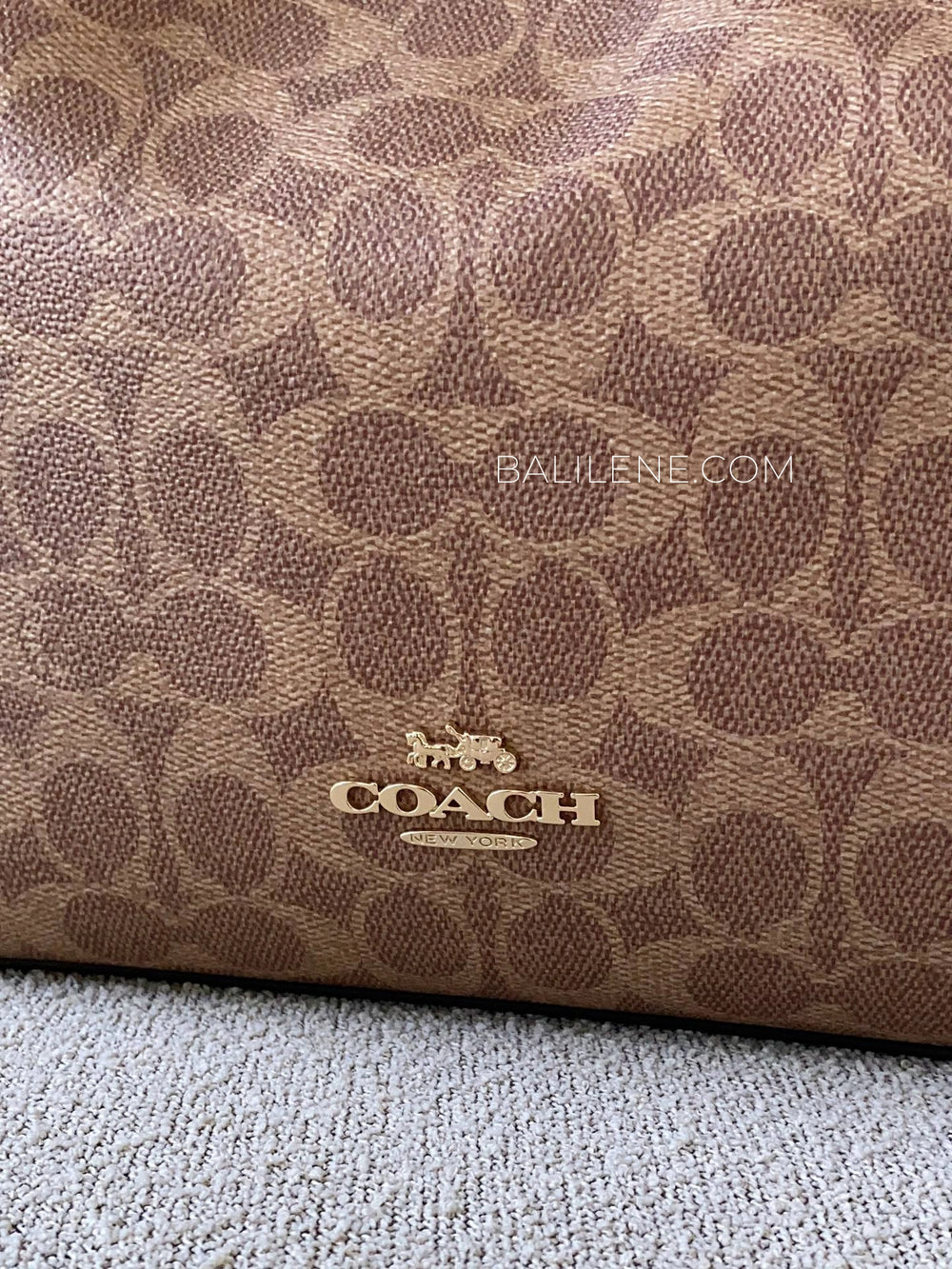 detail-depan-Coach-Laurel-Shoulder-Bag-In-Signature-Canvas-Tan-Brown-balilene