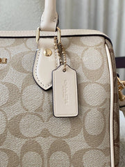 detail-depan-Coach-Rowan-Satchel-In-Blocked-Signature-Canvas-Light-Khaki-Multi-balilene