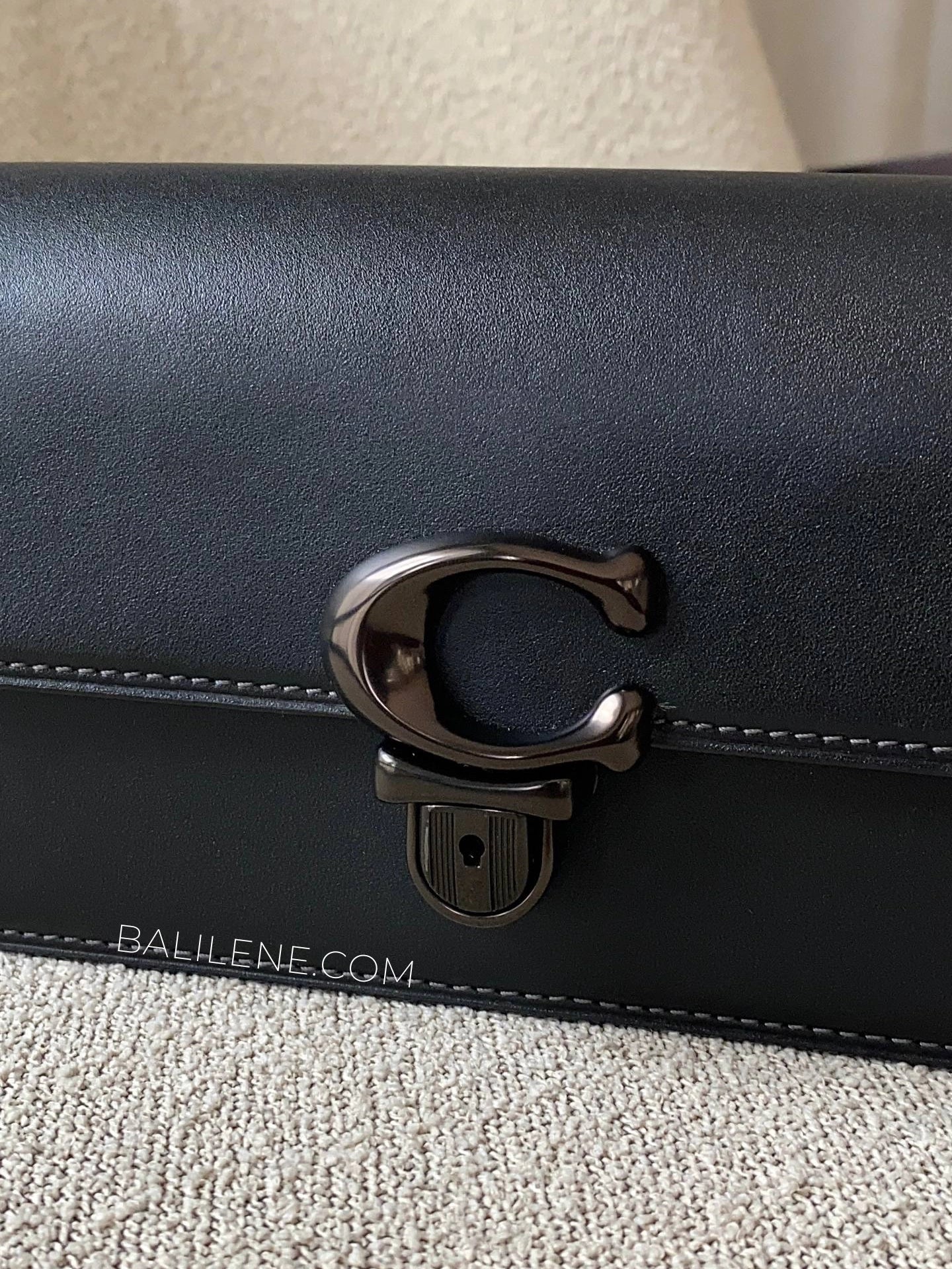 detail-depan-Coach-Studio-Baguette-In-Glovetanned-Leather-Shoulder-Bag-Black-balilene