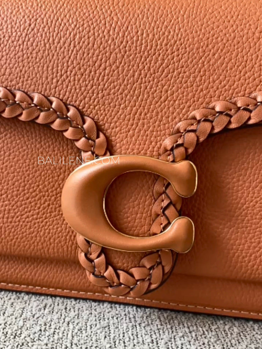 detail-depan-Coach-Tabby-Shoulder-Bag-26-With-Braid-Burnished-Amber-balilene