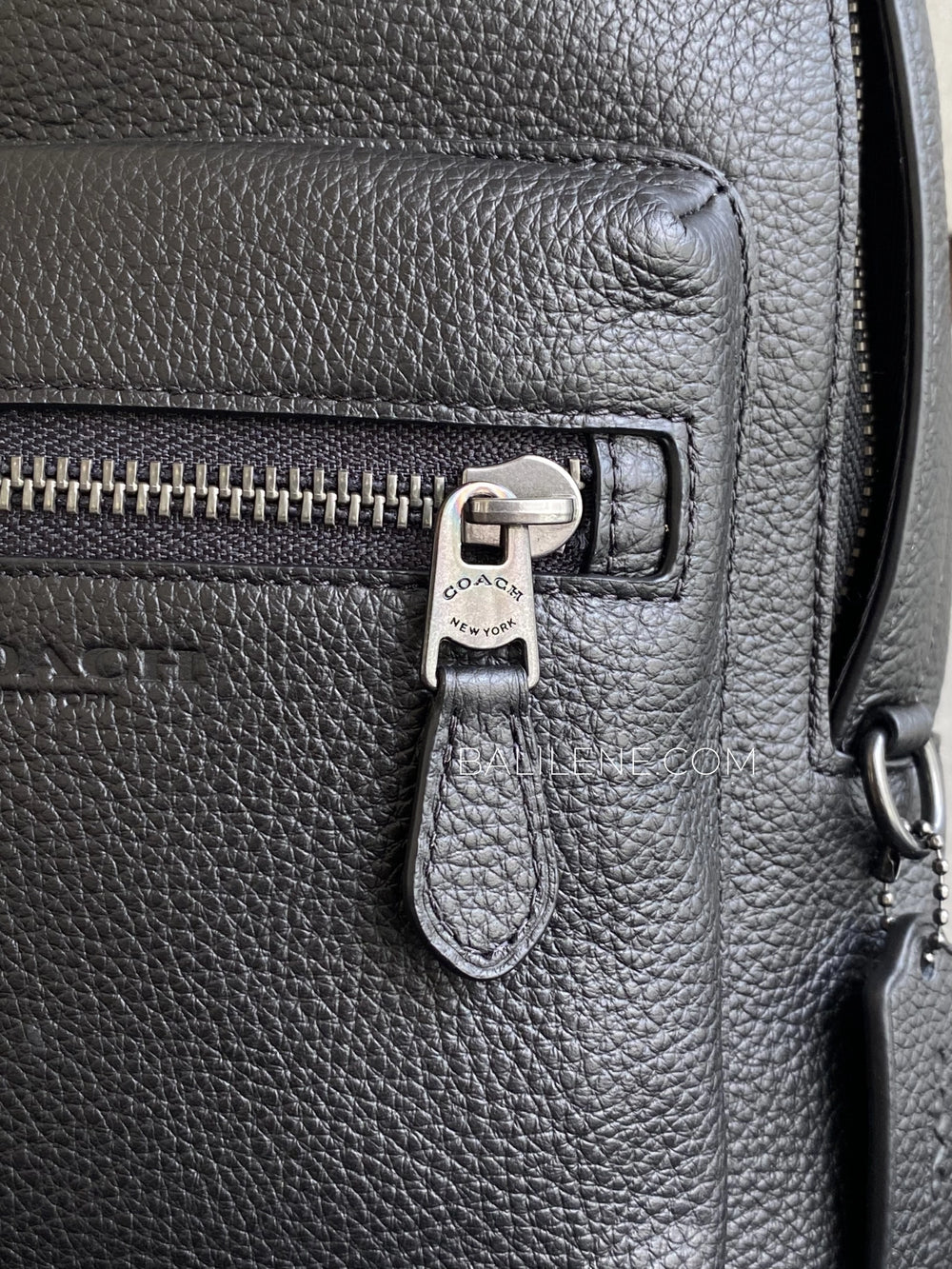 detail-depan-Coach-West-Pack-Leather-Black-balilene