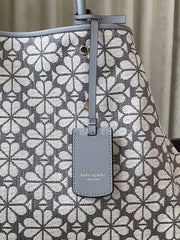 detail-depan-Kate-Spade-Flower-Jacquard-Large-Everything-Tote-Bag-Grey-Multi-balilene