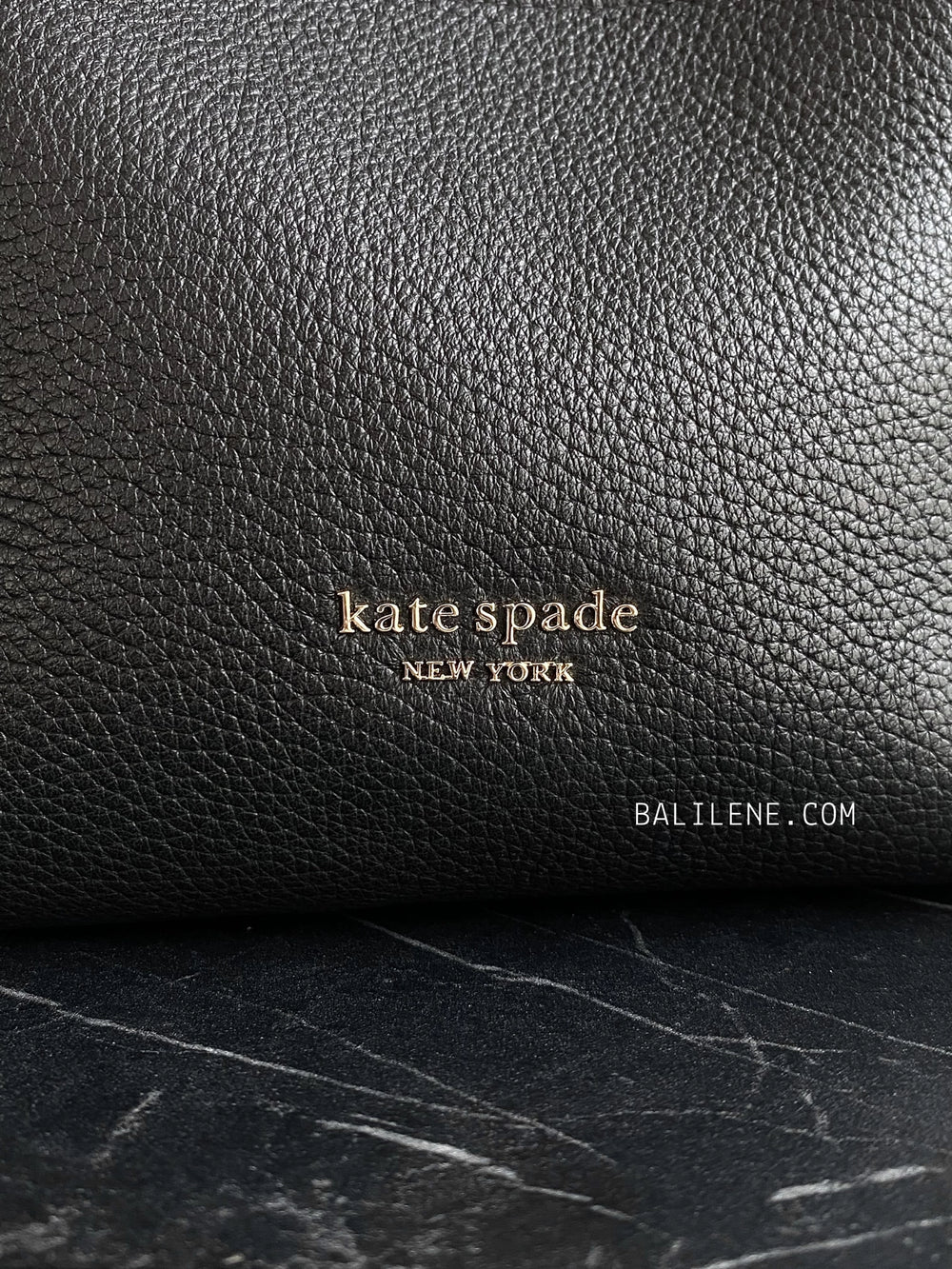 detail-depan-Kate-Spade-Knott-Mini-Crossbody-Pebbled-Leather-Black-balilene
