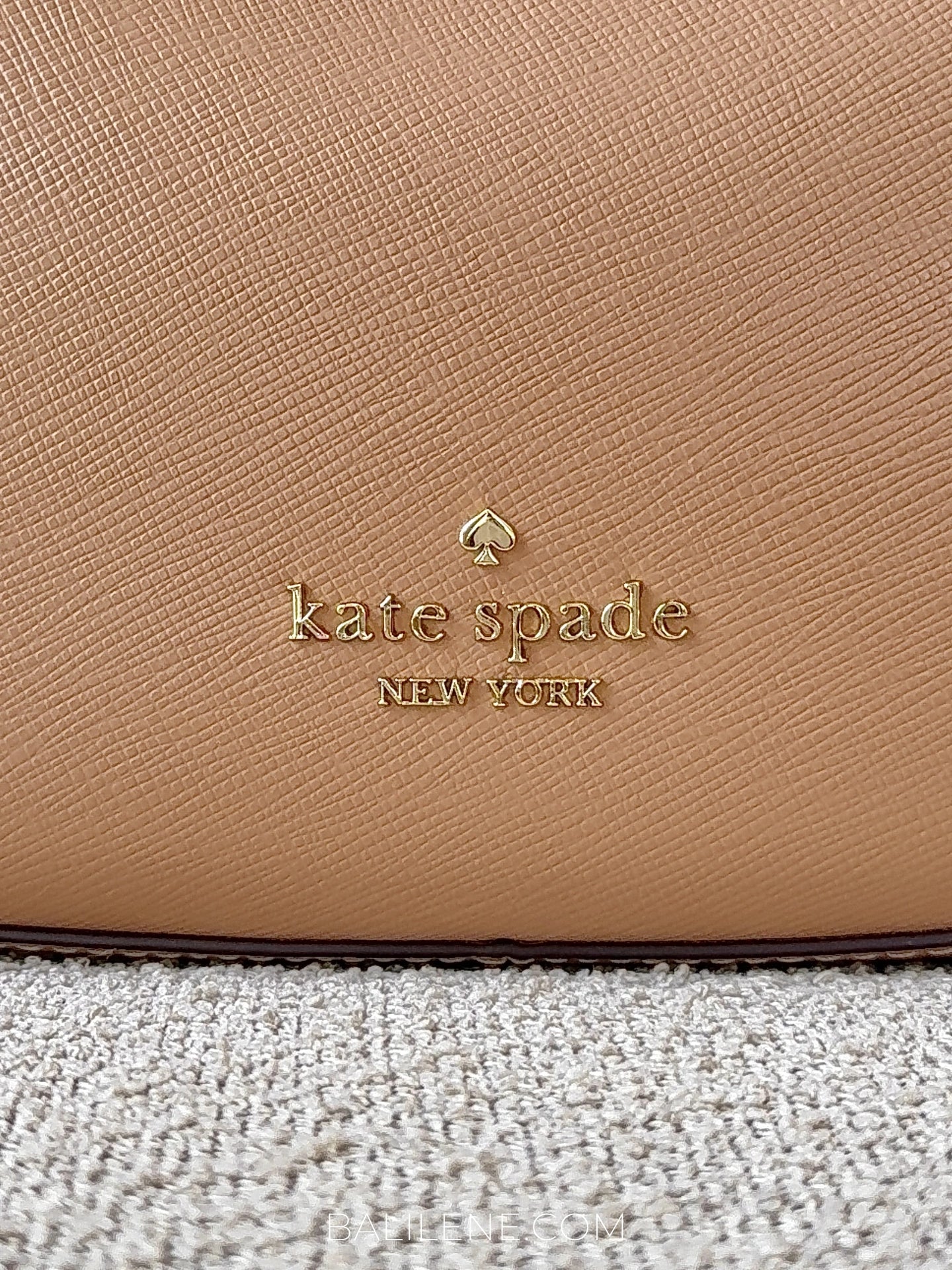 detail-depan-Kate-Spade-Paige-Shoulder-Bag-Light-Fawn-balilene