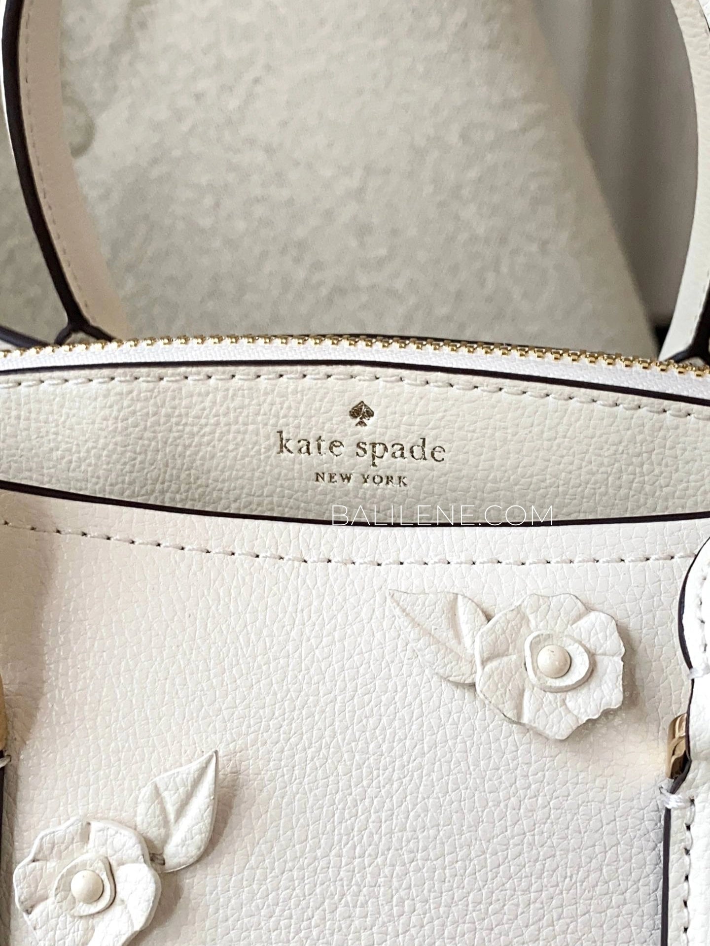 detail-depan-Kate-Spade-Thompson-Street-Floral-Small-Satchel-Bag-Cashew-Milk-balilene