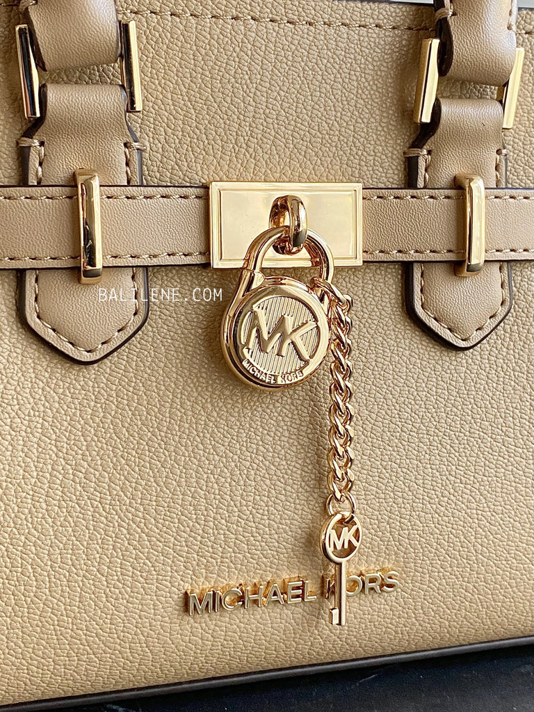 detail-depan-Michael-Kors-Hamilton-Extra-Small-Satchel-Leather-Crossbody-Bag-Camel-balilene