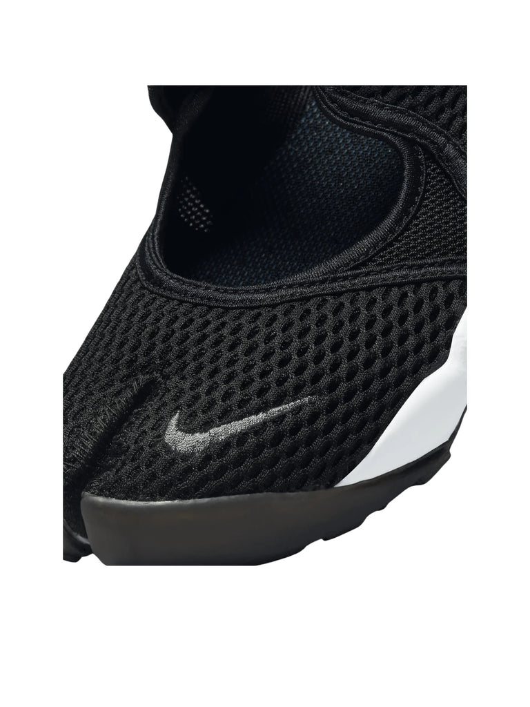 detail-depan-Nike-Air-Rift-Breathe-BlackWhiteCool-GreyWEBP