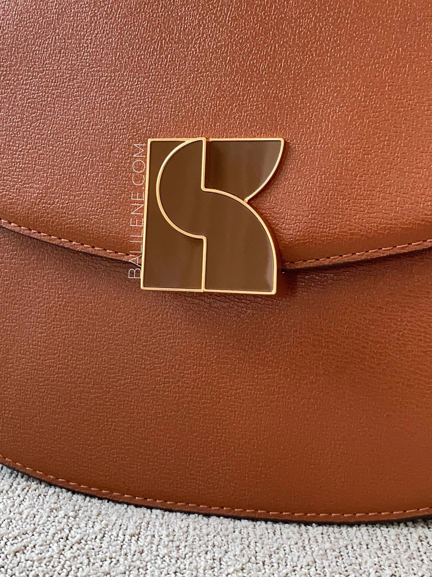 on-model-1-Kate-Spade-Dakota-Medium-Saddle-Bag-Southwest