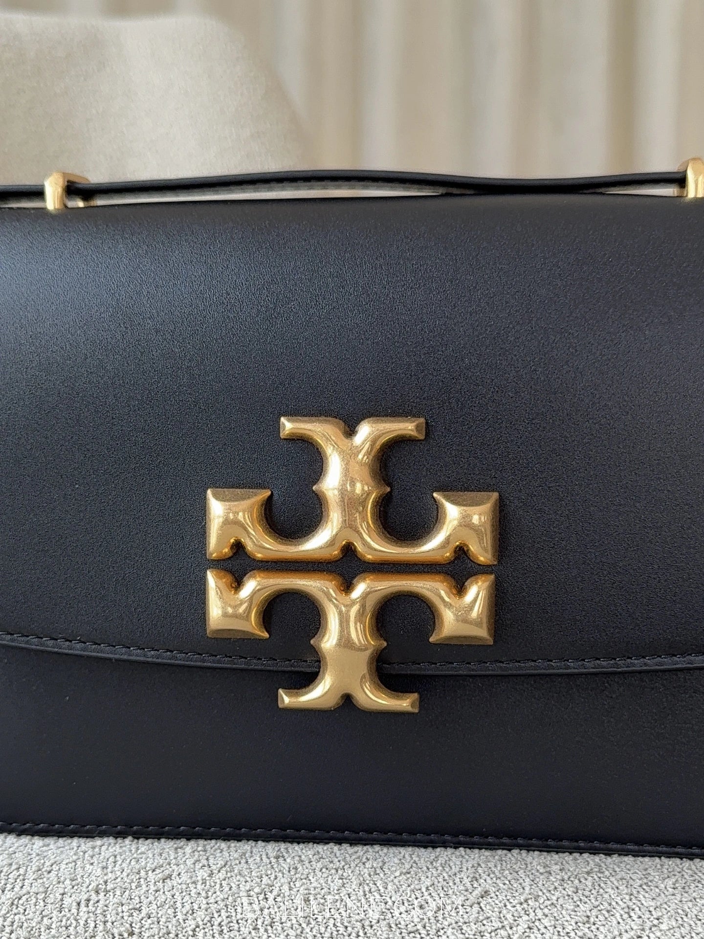 detail-depan-Tory-Burch-83009-Eleanor-Convertible-Shoulder-Bag-Black-balilene