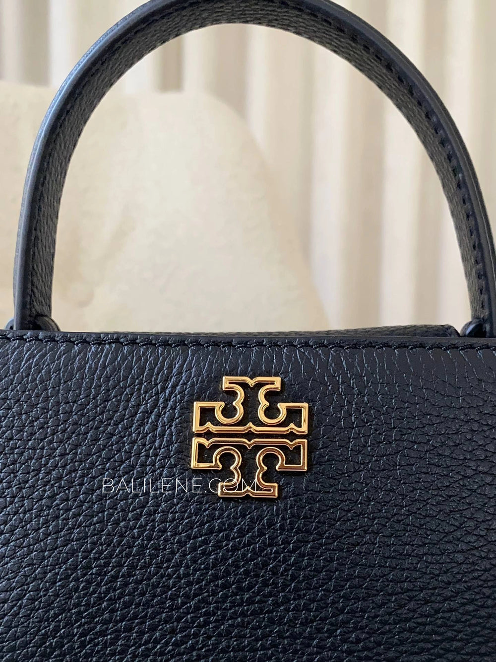 detail-depan-Tory-Burch-Britten-Mini-Satchel-Bag-Black-balilene