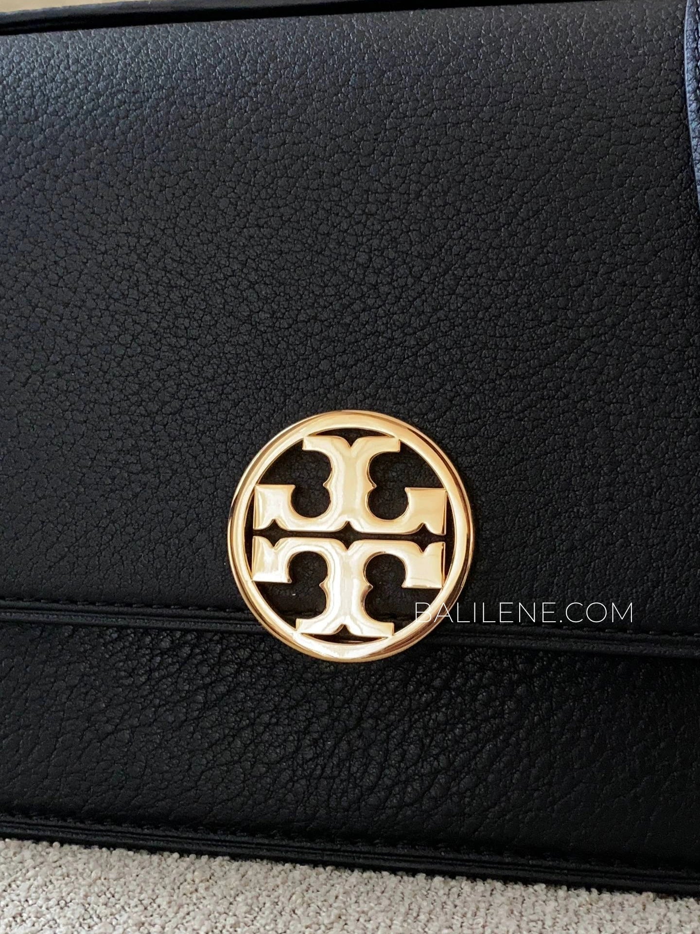 detail-depan-Tory-Burch-Miller-Shoulder-Bag-Black-balilene
