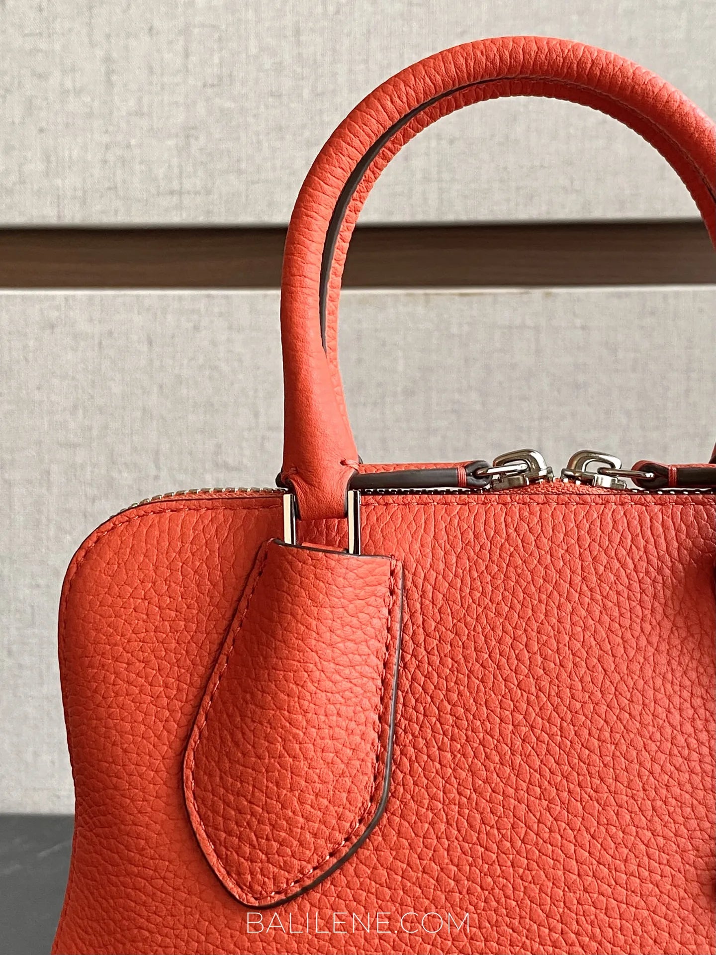 detail-depan-Tory-Burch-Mini-Swing-Satchel-Bag-Poppy-Red-balilene