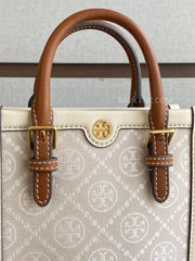 detail-depan-Tory-Burch-T-Monogram-Mini-Tote-Ivory-balilene