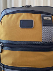 detail-depan-Tumi-Parrish-Backpack-Golden-Brown-and-Grey-balilene