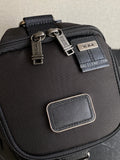 detail-depan-Tumi-Wooland-Sling-Black-balilene