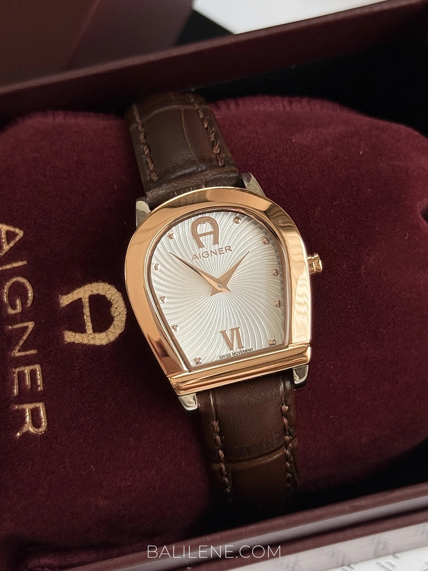detail-dial-Aigner-Molise-Lady-Leather-Strap-Dark-Teak-balilene