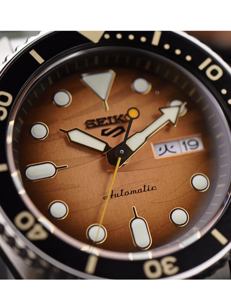 detail-dial-Seiko-5-Sports-SRPL45K1-Tiger-Exclusive-3rd-Limited-Edition