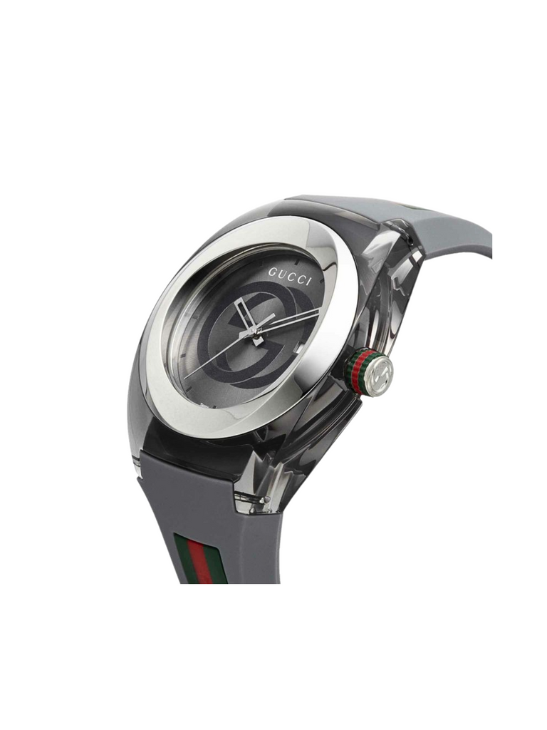 detail-samping-Gucci-Sync-Stainless-Steel-Grey-Rubber-Strap-Watch