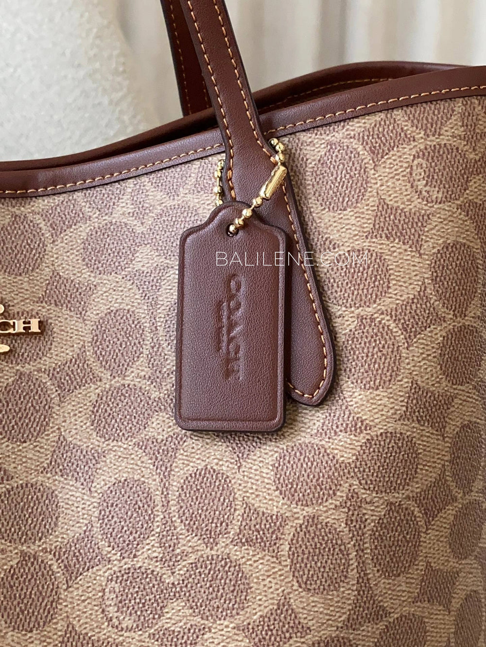 detail-hantag-Coach-City-Tote-Bag-In-Signature-Canvas-Tan-Brown-balilene