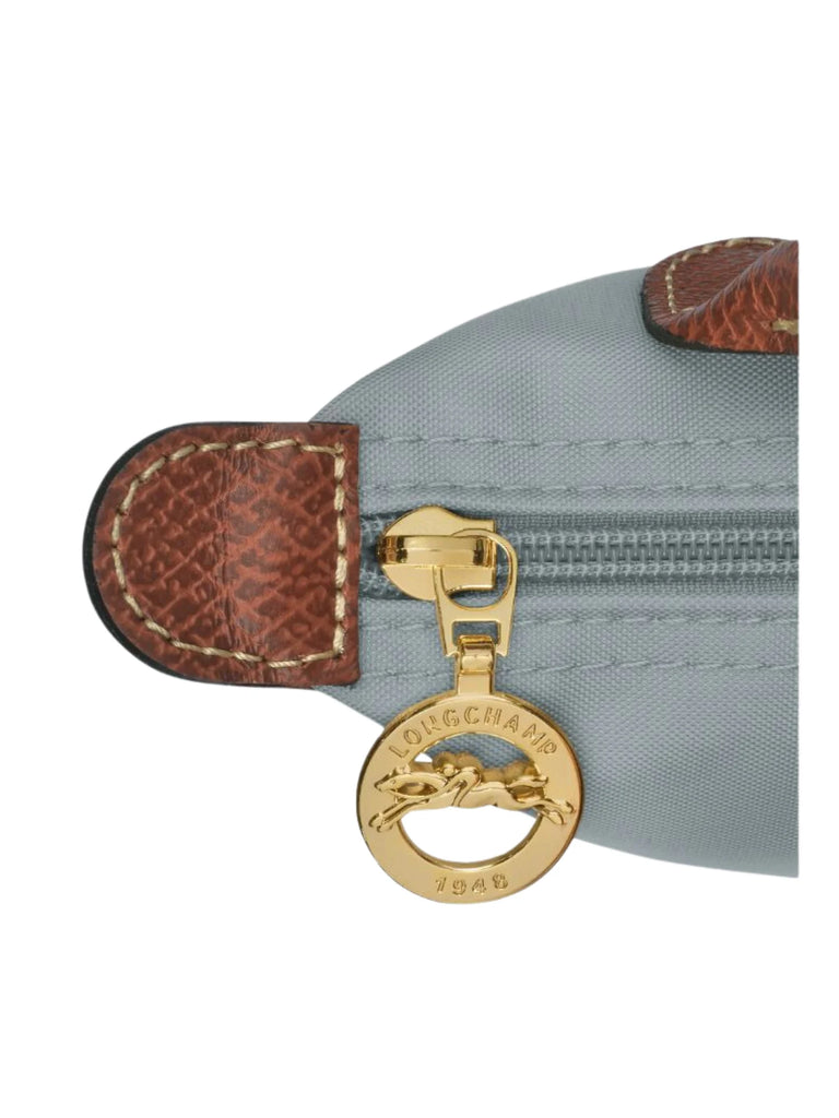 detail-hardwere-Longchamp-Le-Pliage-Original-Pouch-With-Handle-SteelWEBP