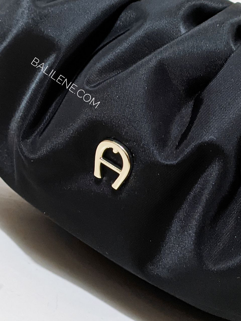 detail-logo-Aigner-Filo-Extra-Small-Shoulder-Bag-Black
